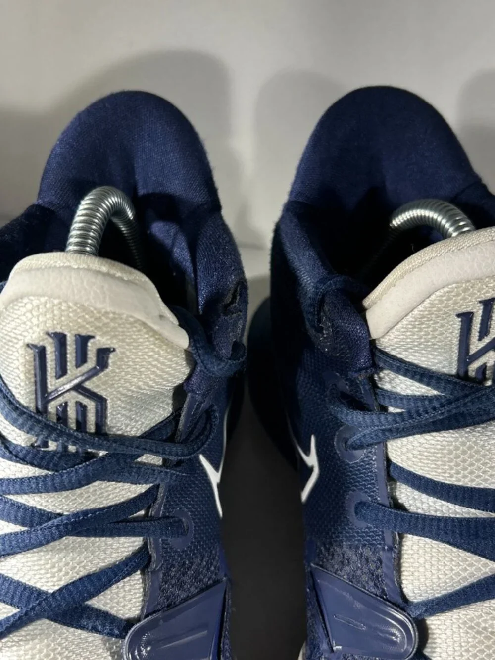 Nike Kyrie 7 TB Boys Mens Basketball Shoes Size 8.5 Blue Sneakers Mid DA7767-402